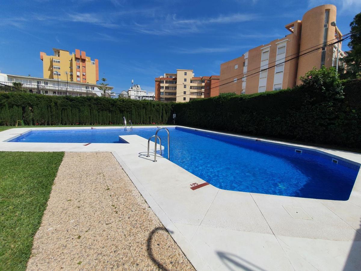 Апартаменти Acogedor En La Carihuela Con Plaza De Garaje Garantizada! Sol Montemar Торремолінос Екстер'єр фото
