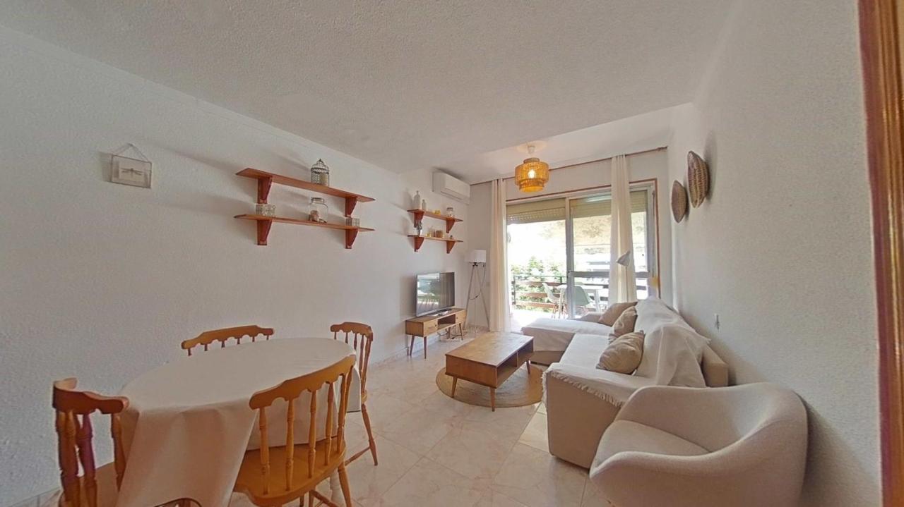 Апартаменти Acogedor En La Carihuela Con Plaza De Garaje Garantizada! Sol Montemar Торремолінос Екстер'єр фото