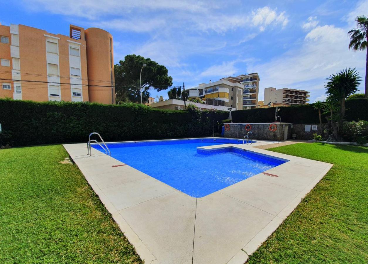 Апартаменти Acogedor En La Carihuela Con Plaza De Garaje Garantizada! Sol Montemar Торремолінос Екстер'єр фото