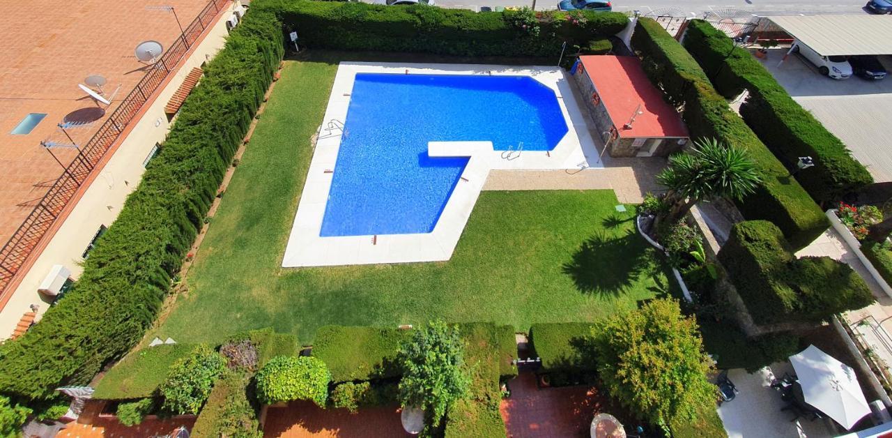 Апартаменти Acogedor En La Carihuela Con Plaza De Garaje Garantizada! Sol Montemar Торремолінос Екстер'єр фото