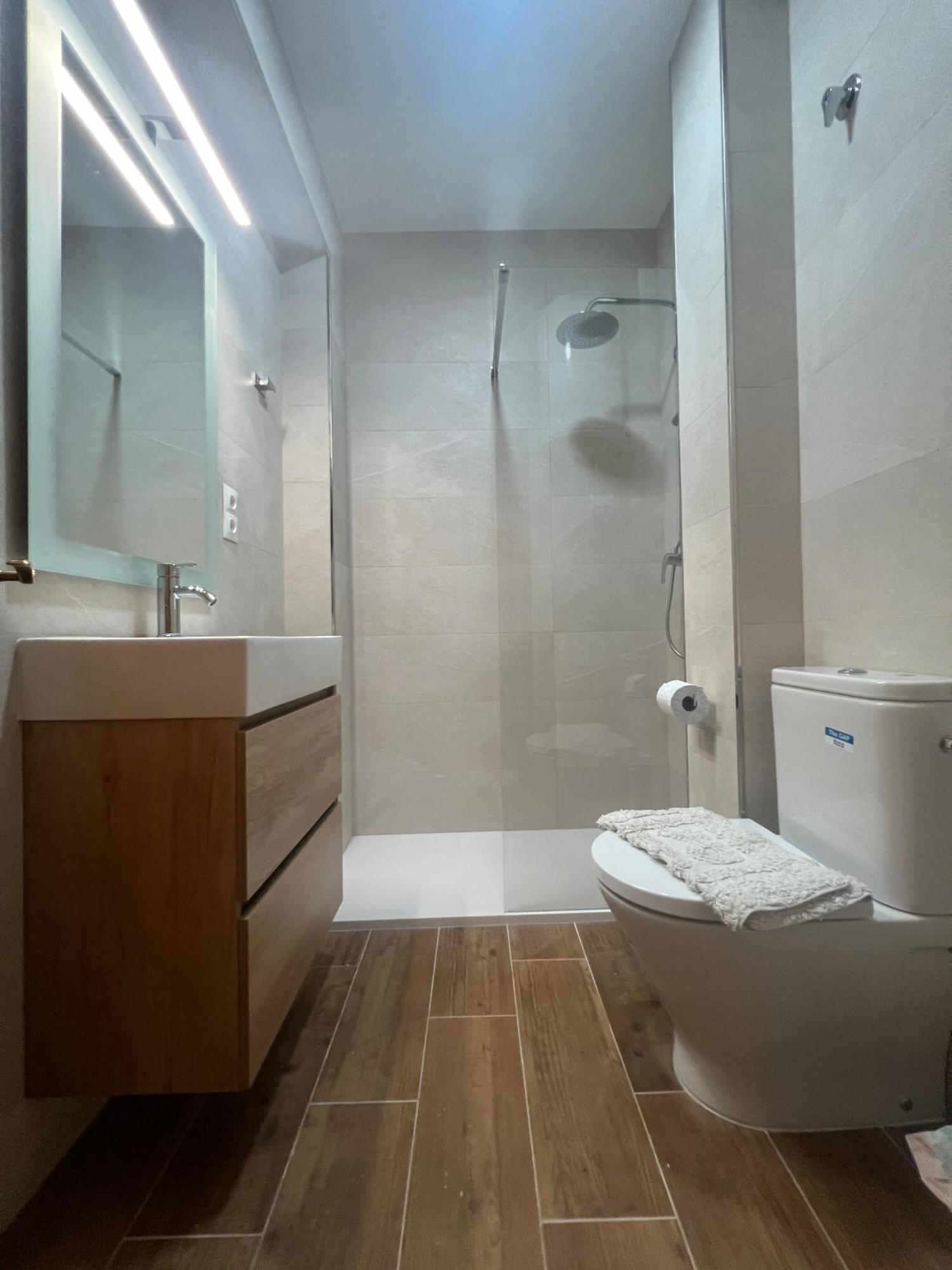 Апартаменти Acogedor En La Carihuela Con Plaza De Garaje Garantizada! Sol Montemar Торремолінос Екстер'єр фото